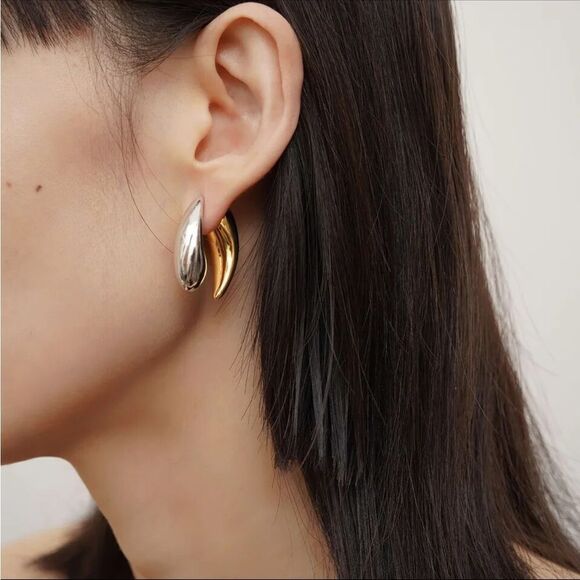 Gold and silver drop earrings.  Brand new! Mixed metals - Picture 3 of 4